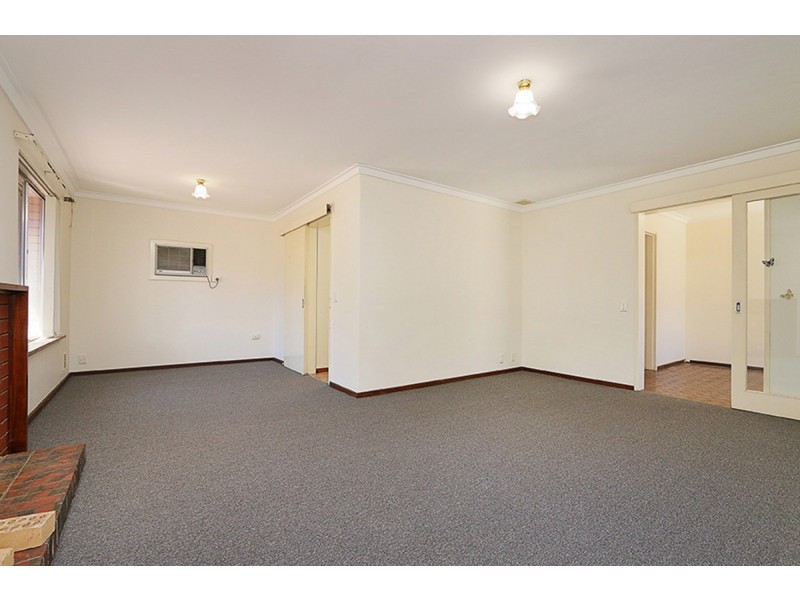 12 Camborne Way, Thornlie WA 6108