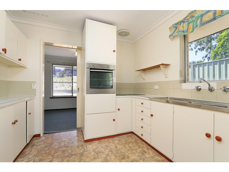 12 Camborne Way, Thornlie WA 6108