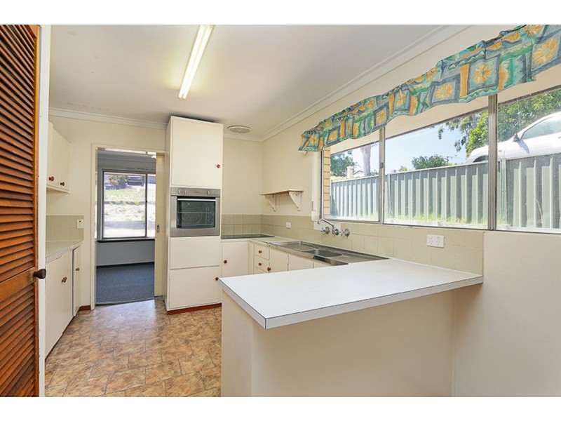 12 Camborne Way, Thornlie WA 6108