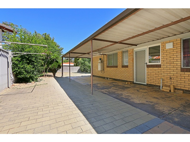12 Camborne Way, Thornlie WA 6108