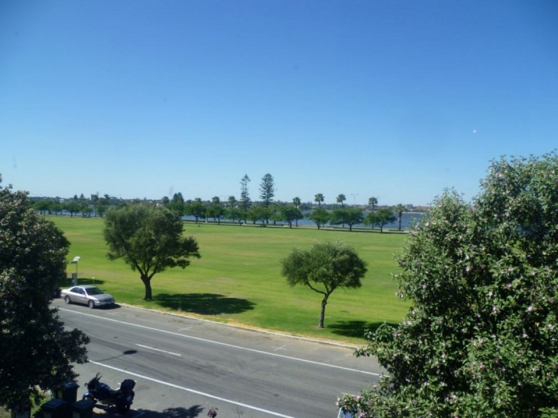 25/124 Terrace Road, Perth WA 6000