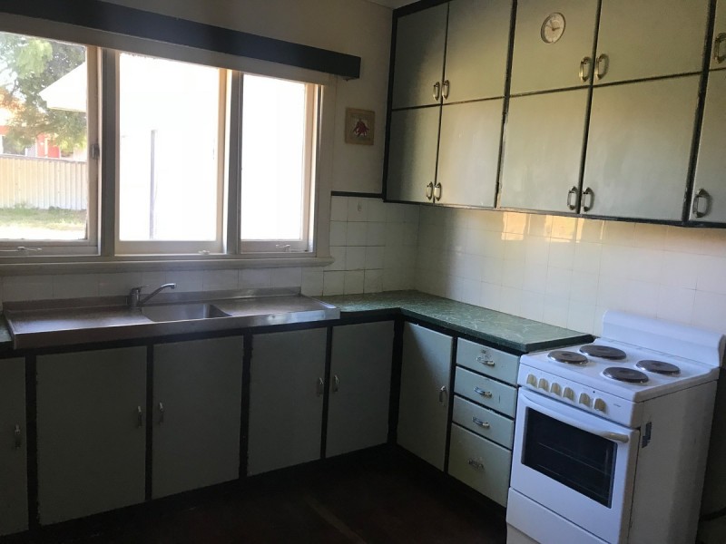 17 Sexton Road, Inglewood WA 6052