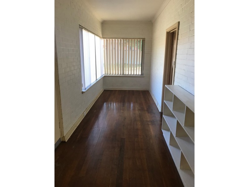 17 Sexton Road, Inglewood WA 6052