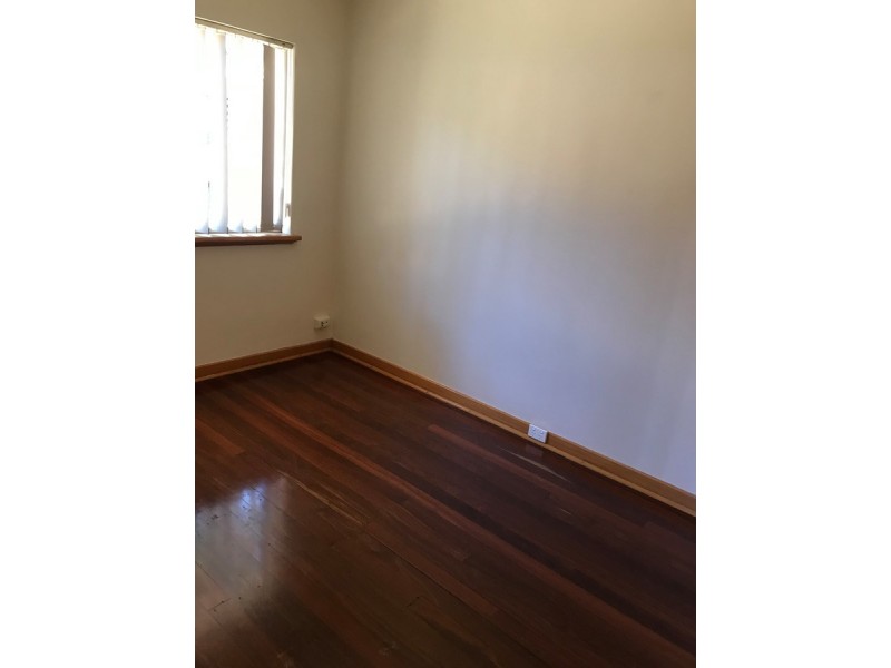 17 Sexton Road, Inglewood WA 6052