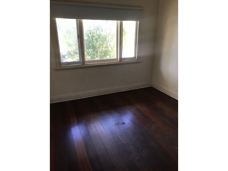 17 Sexton Road, Inglewood WA 6052