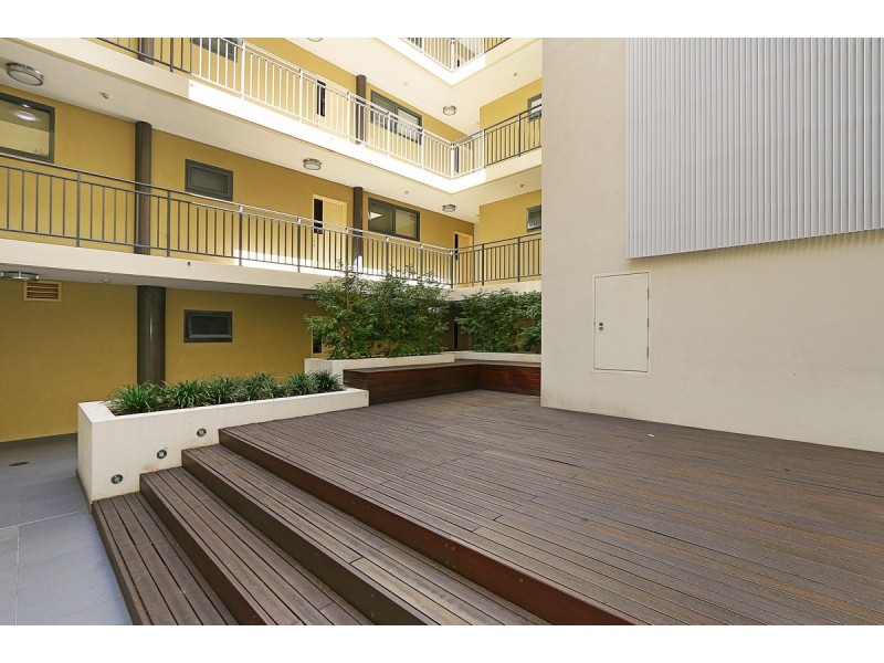 2/18 Wellington Street, East Perth WA 6004