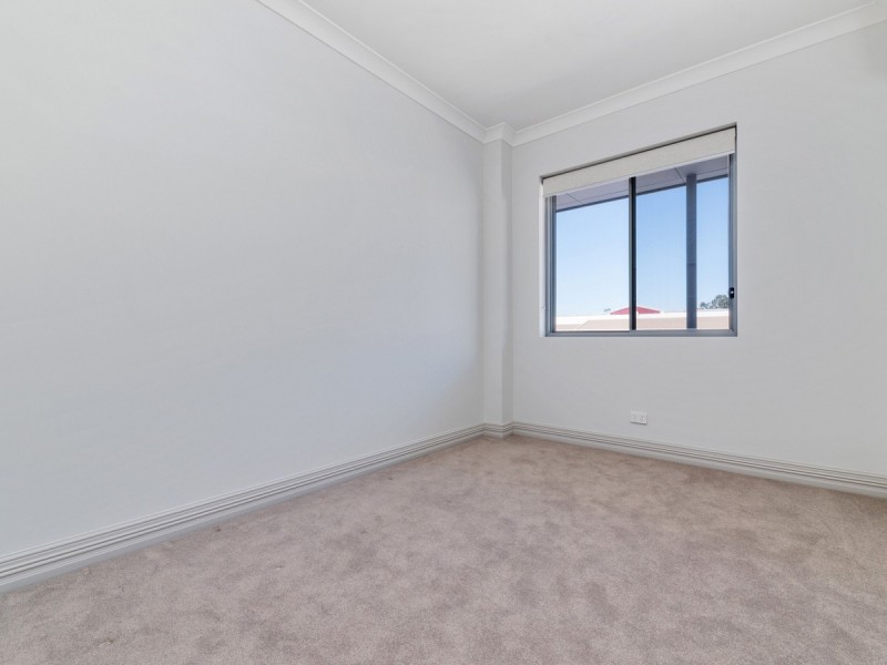 17/11 Barber Street, Kalamunda WA 6076