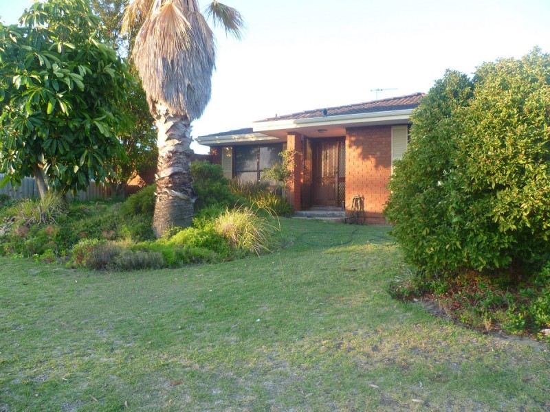 24 Poynter Drive, Duncraig WA 6023