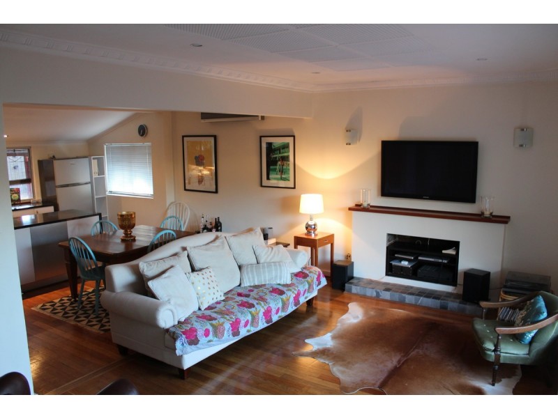 59 Redwood Crescent, Melville WA 6156