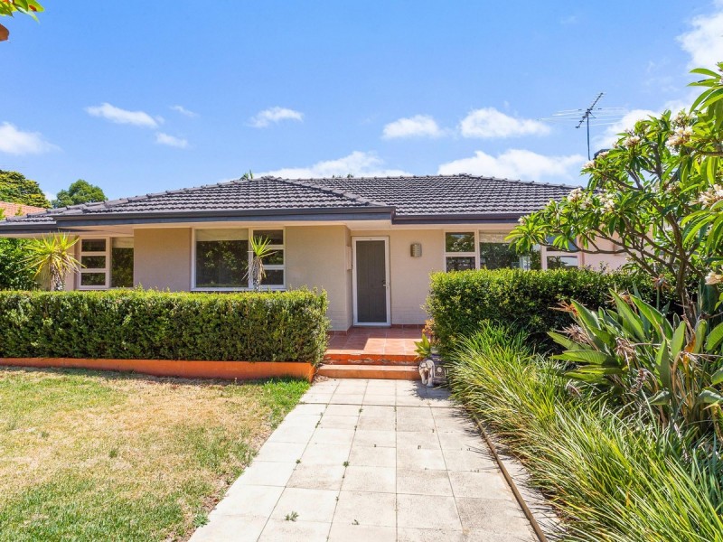 59 Redwood Crescent, Melville WA 6156