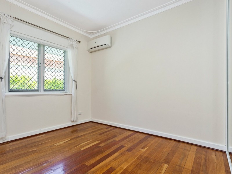 59 Redwood Crescent, Melville WA 6156