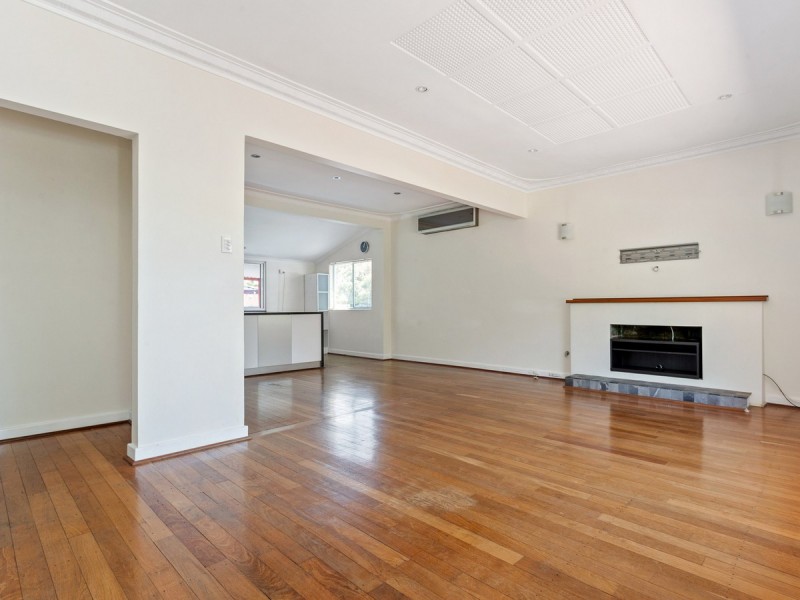 59 Redwood Crescent, Melville WA 6156