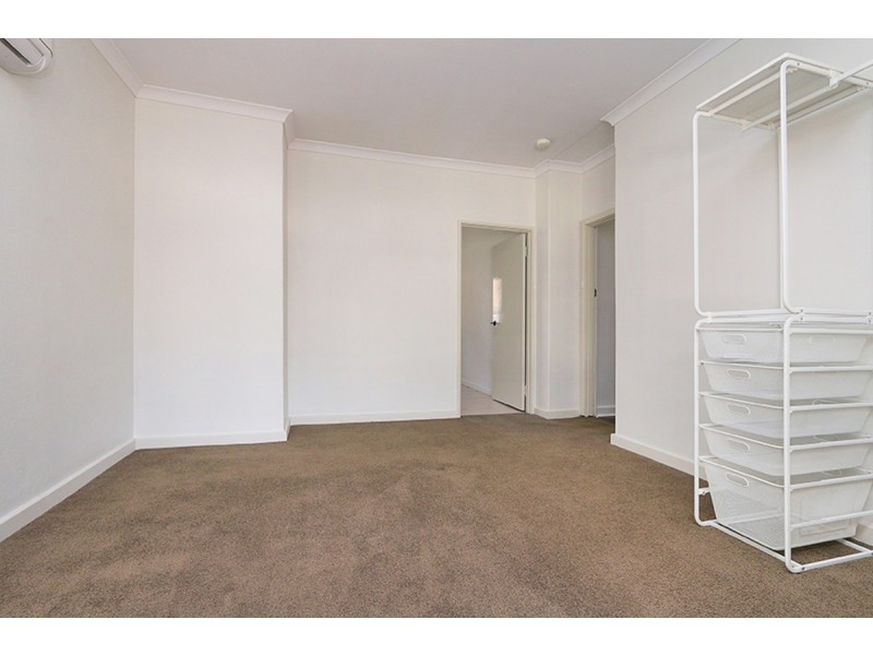 1/96 Ivanhoe Street, Eden Hill WA 6054