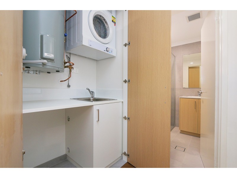 101/22 Hendra Street, Cloverdale WA 6105