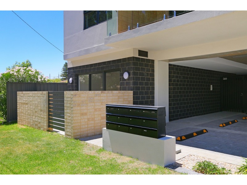 101/22 Hendra Street, Cloverdale WA 6105