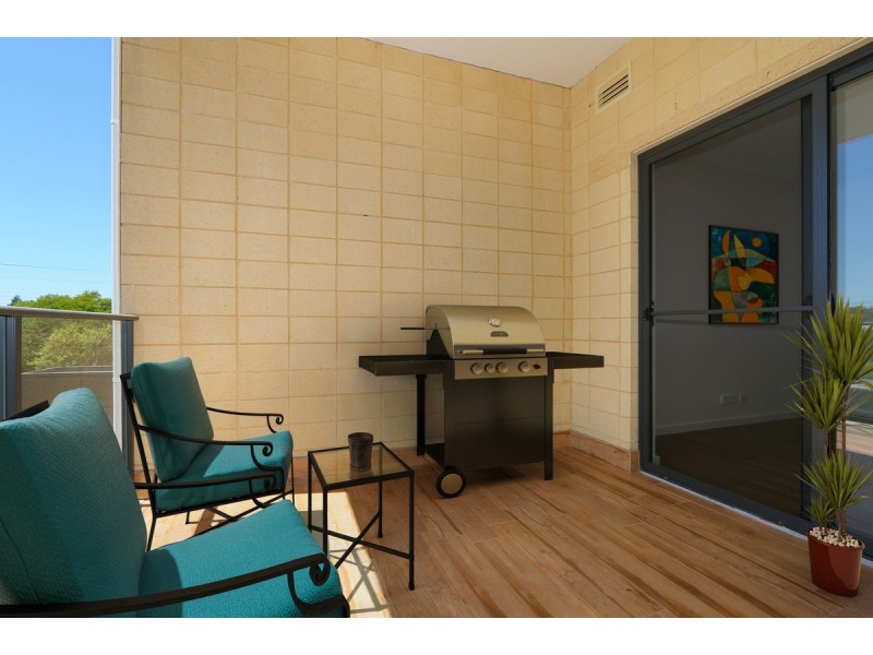 103/22 Hendra Street, Cloverdale WA 6105