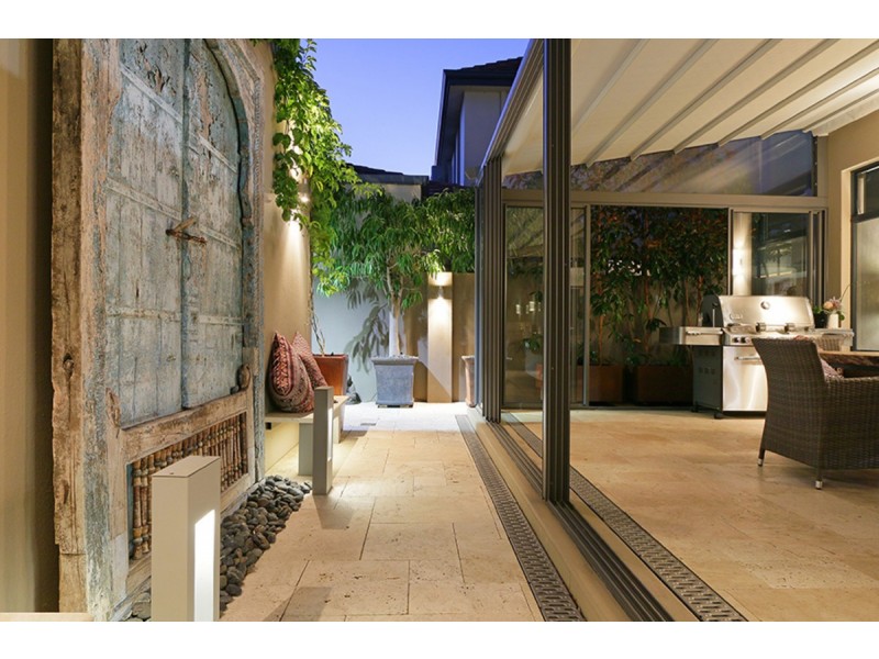 44 Coral Tree, Subiaco WA 6008