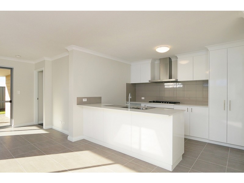 15 Heywood Road, Wellard WA 6170