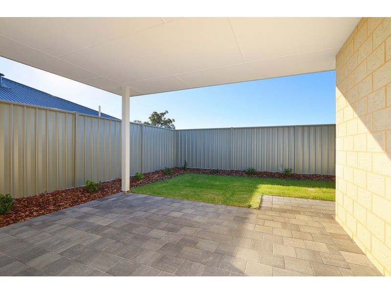 15 Heywood Road, Wellard WA 6170