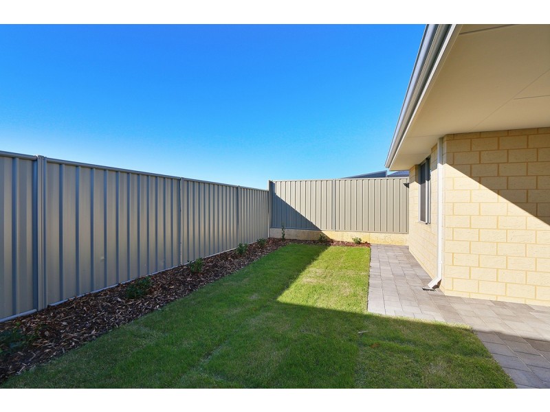 15 Heywood Road, Wellard WA 6170