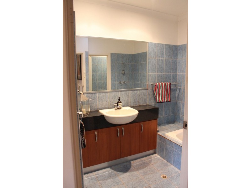 59 Redwood Crescent, Melville WA 6156