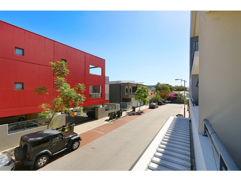 3/2 Pisconeri Street, Perth WA 6000