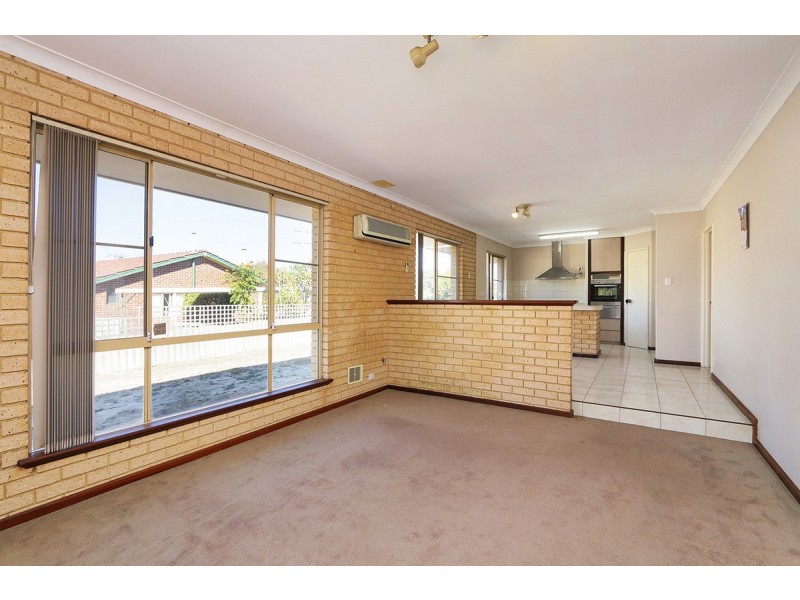 94 Railway Parade, Queens Park WA 6107