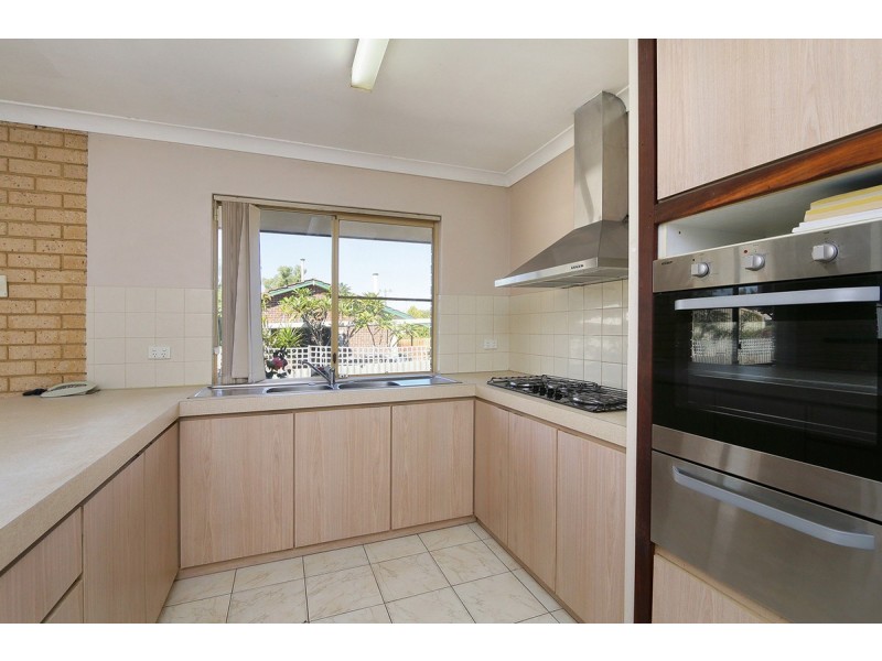 94 Railway Parade, Queens Park WA 6107