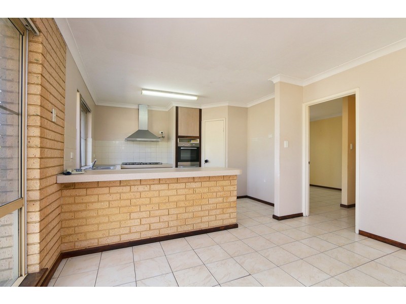 94 Railway Parade, Queens Park WA 6107