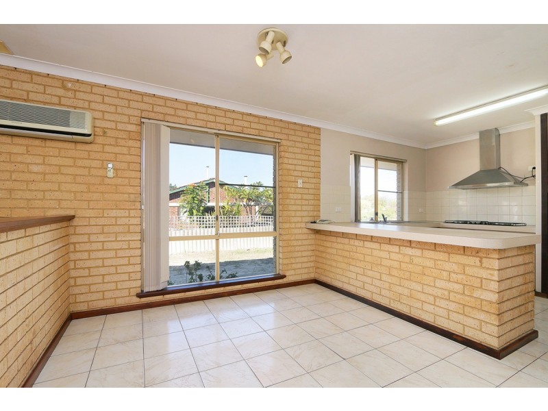 94 Railway Parade, Queens Park WA 6107