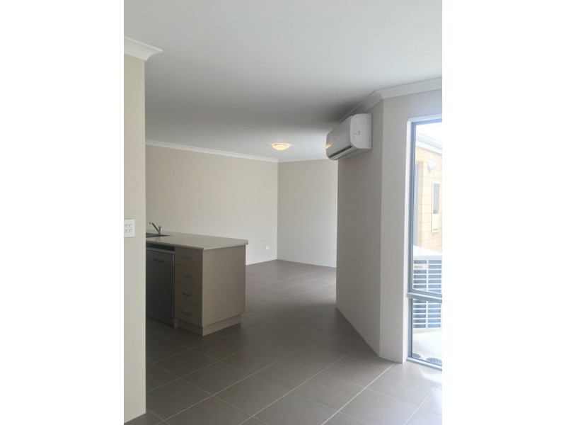 8 Buncrana View, Southern River WA 6110