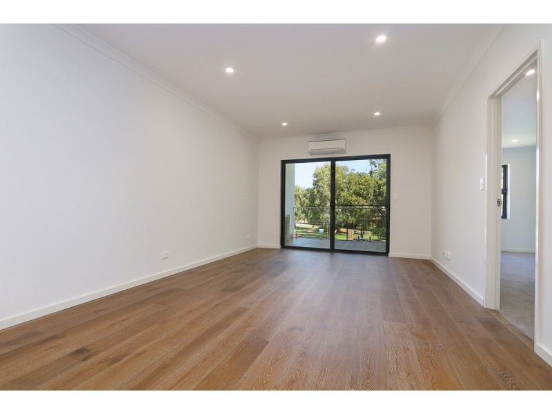 101/22 Hendra Street, Cloverdale WA 6105