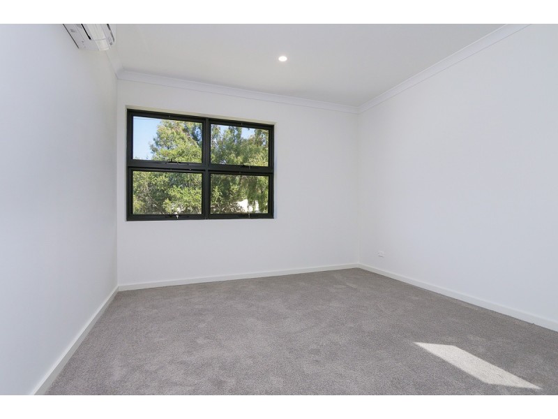 101/22 Hendra Street, Cloverdale WA 6105