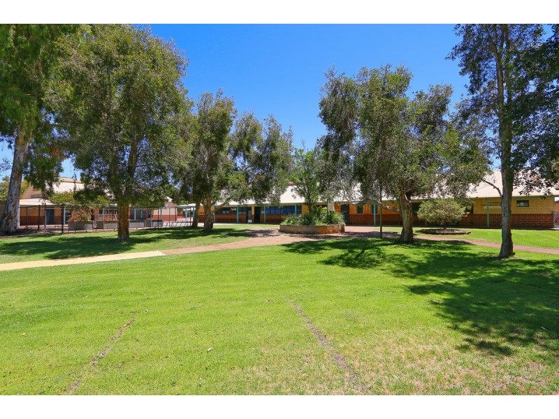 101/22 Hendra Street, Cloverdale WA 6105