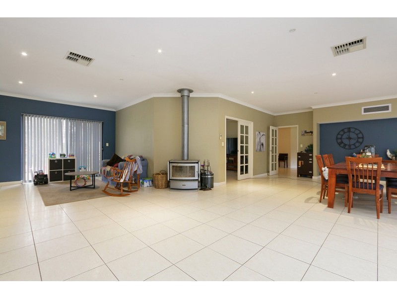 45 Kenby Chase, Wandi WA 6167