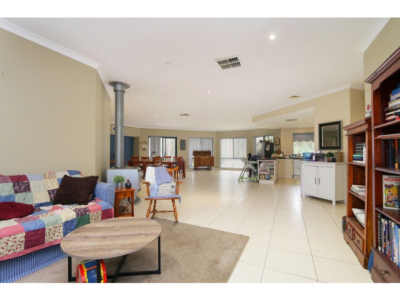 45 Kenby Chase, Wandi WA 6167