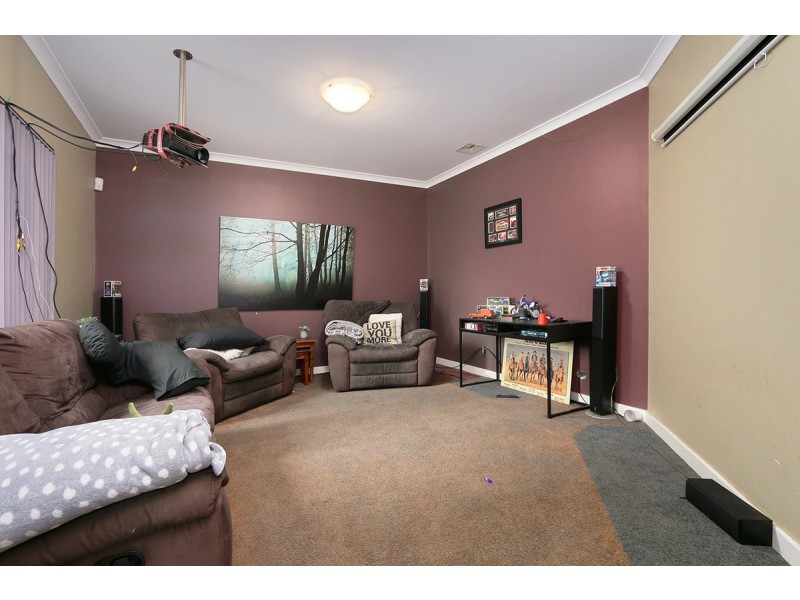 45 Kenby Chase, Wandi WA 6167