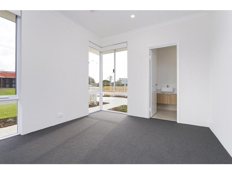 27C Seaflower Crescent, Craigie WA 6025