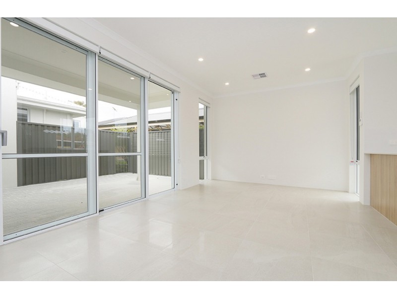 27C Seaflower Crescent, Craigie WA 6025