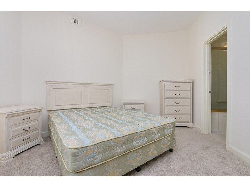 1/114 Terrace Road, Perth WA 6000