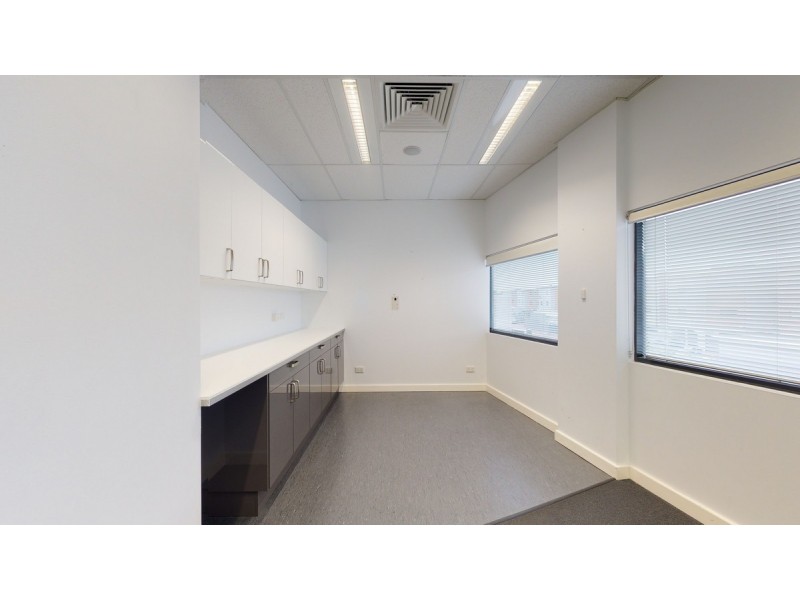 11E/817 Beeliar Drive, Cockburn Central WA 6164