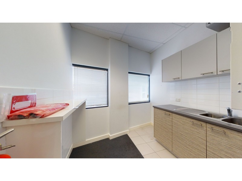 11E/817 Beeliar Drive, Cockburn Central WA 6164