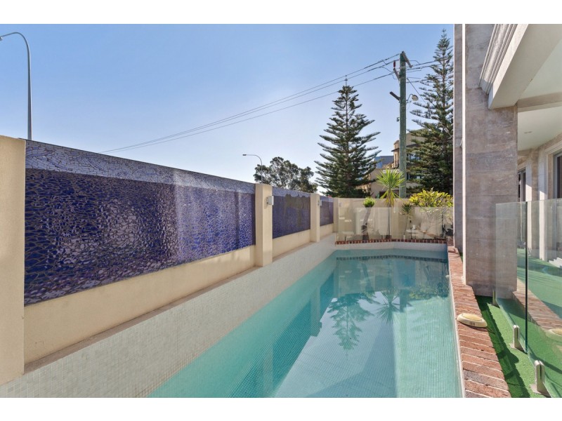 1 South Street, South Fremantle WA 6162