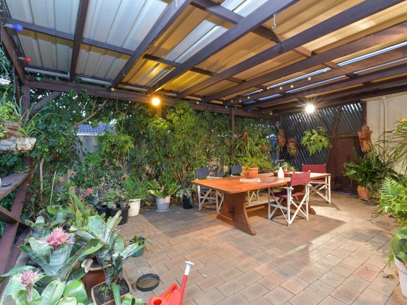 102 Lockhart Street, Como WA 6152