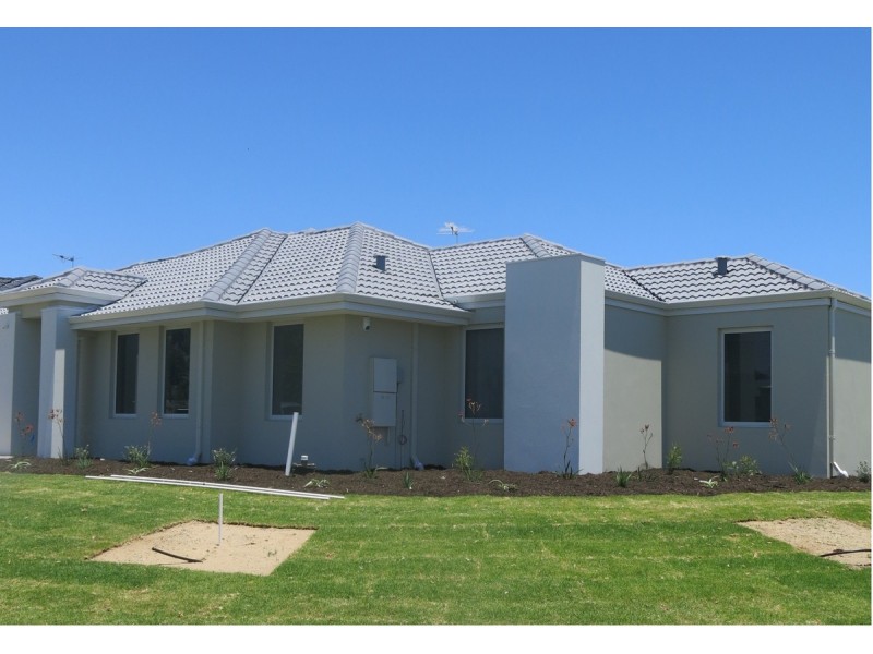 1/4 Skipper Crescent, Success WA 6164
