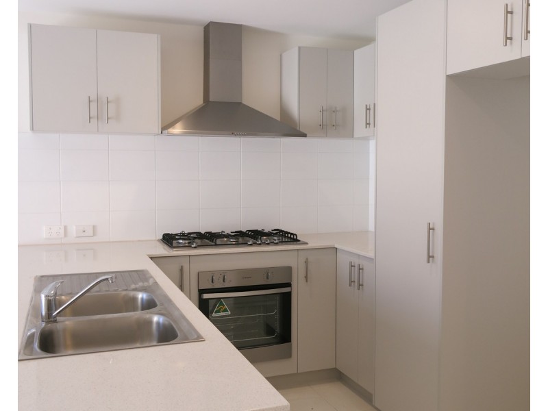 1/4 Skipper Crescent, Success WA 6164