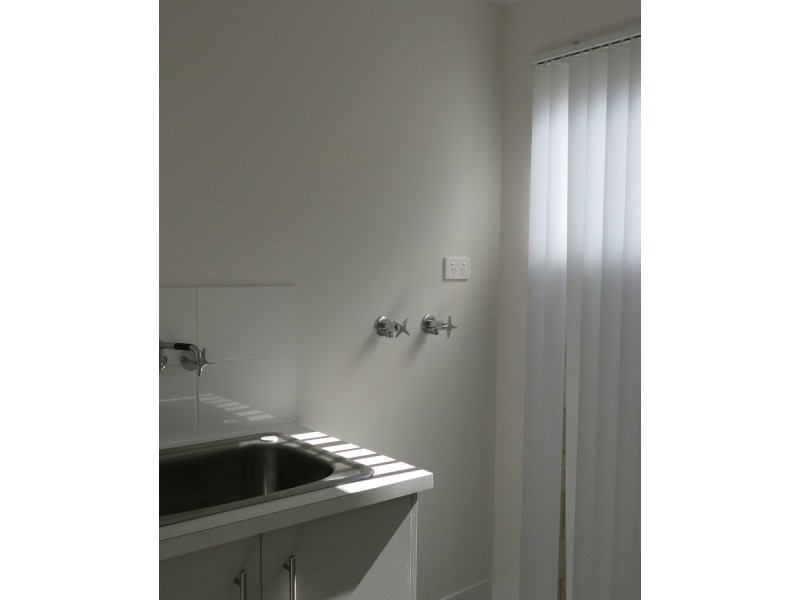 1/4 Skipper Crescent, Success WA 6164
