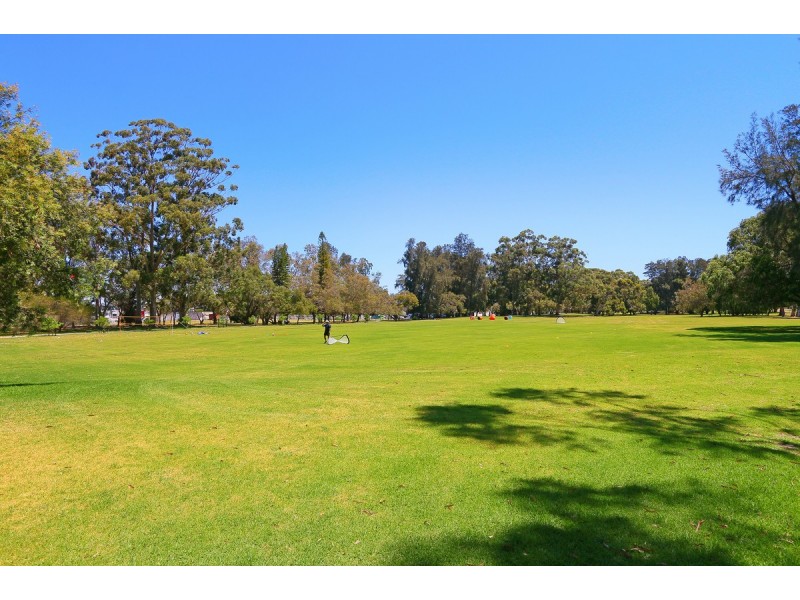 37 Kitchener Avenue, Burswood WA 6100