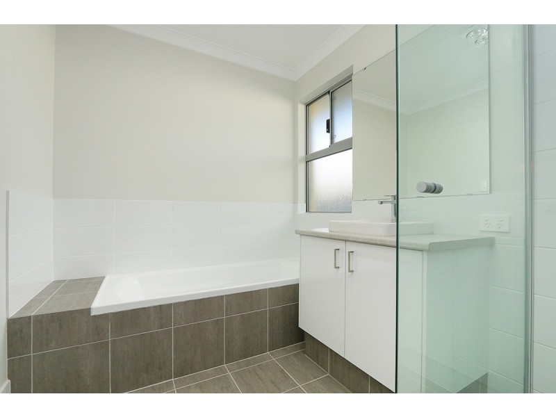 15 Heywood Road, Wellard WA 6170