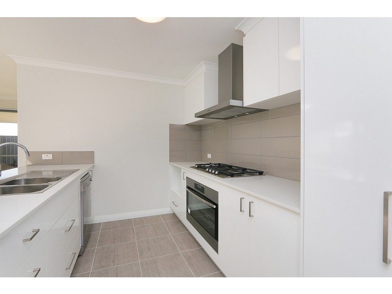 15 Heywood Road, Wellard WA 6170